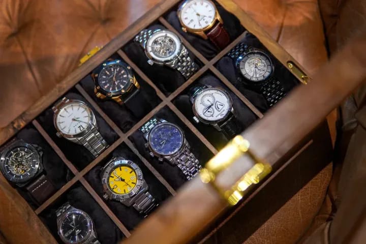 Luxury Wooden Watch Box (10 Pieces)